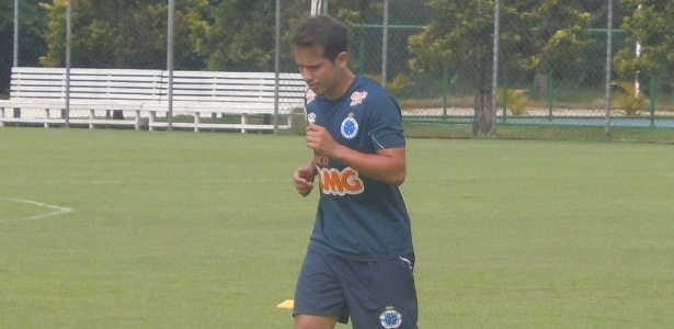 Recém-contratado Everton Ribeiro marcou um dos gols e deu assistência para outro - Gabriel Duarte/UOL