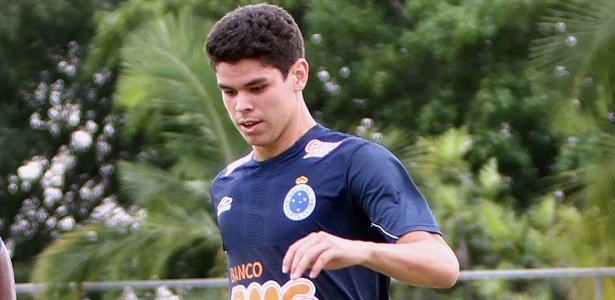 Lateral esquerdo Vinícius Freitas retornará às categorias de base do Cruzeiro - Washington Alves/Vipcomm