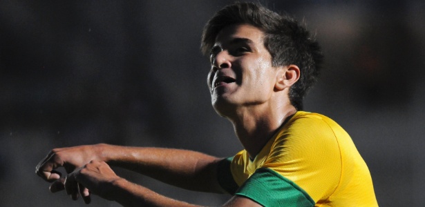 Mattheus, filho do ex-jogador Bebeto, comemora o gol de empate contra o Equador - Marcos Garcia/AP