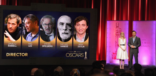 10.jan.2013 A atriz Emma Stone e o diretor Seth MacFarlane anunciam os indicados ao Oscar na categoria de melhor diretor - Getty Images