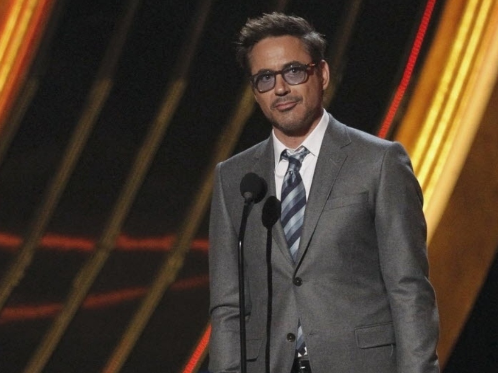 9.jan.2013 - O ator Robert Downey Jr., vencedor na categoria Ator Favorito de Cinema da edição de 2013 do People's Choice Awards - Mario Anzuoni/Reuters