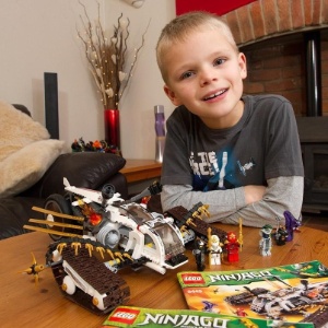 Após comunicar a perda de um boneco, Luka Apps, 7, manda carta para Lego e ganha um novo - Reprodução/Twitter