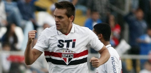Rafael Tolói comemora gol marcado com a camisa do São Paulo - EFE/Mario Ruiz