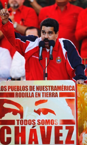 10.jan.2013- O vice-presidente da Venezuela, Nicolas Maduro, discursa no evento de apoio ao presidente Hugo Chávez, em Caracas. Chávez segue internado em Havana, Cuba, onde está se tratando contra um câncer. Sua posse para o quarto mandato como presidente estava marcada para 10 de janeiro, mas foi adiada