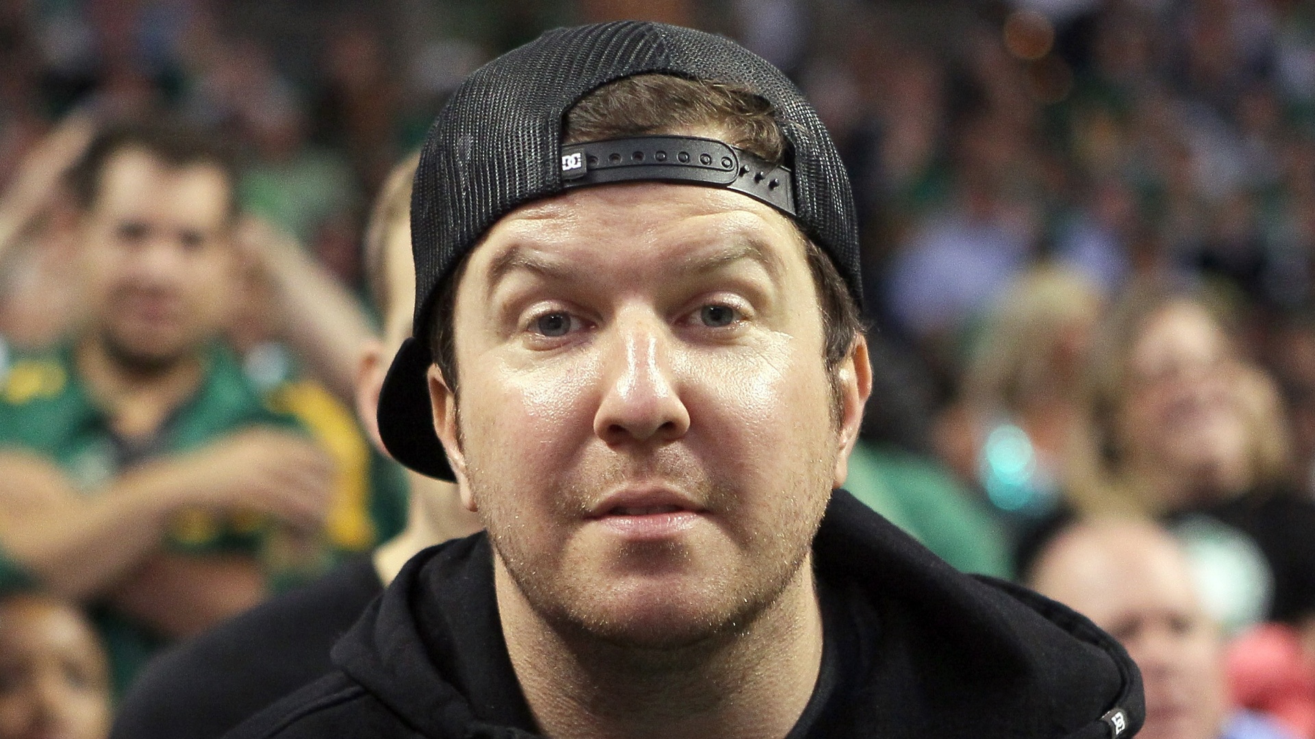 21.mai.2012 O ator Nick Swardson, que participou do filme "Esse é o Meu Garoto"  comparece ao jogo de basquete Philadelphia 76ers v Boston Celtics - Getty Images