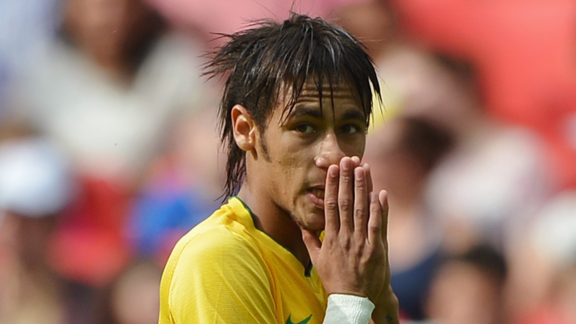 O brasileiro Neymar apareceu na lista dos piores penteados dos boleiros, segundo o The Sun - Jeff J Mitchell/Getty Images