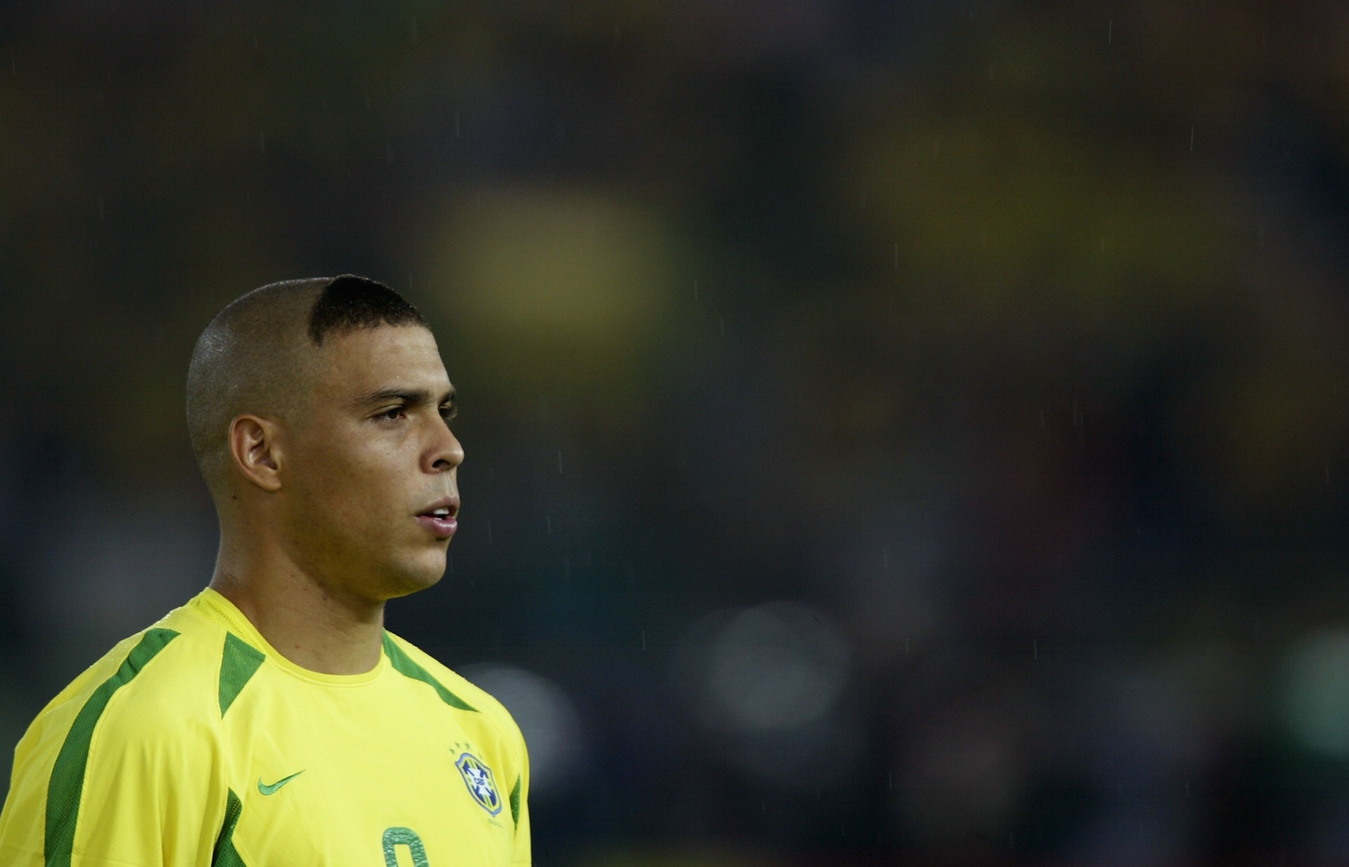 Penteado "Cascão" de Ronaldo na Copa do Mundo de 2002 foi eleito o pior de todos os tempos pelo The Sun - Gary M. Prior/Getty Images