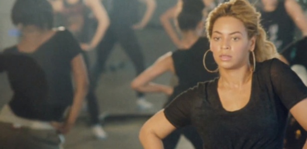 Beyoncé em cena do documentário "Life Is But A Dream", sobre sua vida - Reprodução