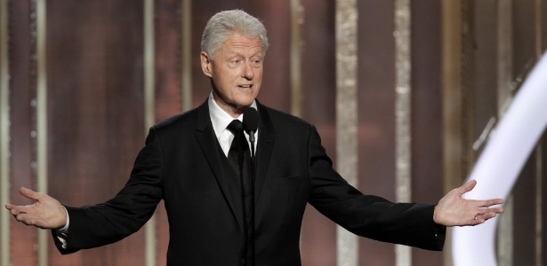 13.jan.2013 - O ex-presidente dos EUA, Bill Clinton, apresenta o filme "Lincoln" na 70ª cerimônia de entrega do Globo de Ouro, em Los Angeles - Paul Drinkwater/AP