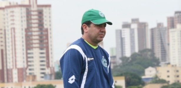 O técnico Enderson Moreira terá os próximos treinos para definir o ataque do Goiás