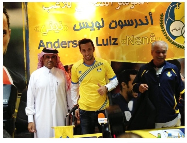Atacante Nenê assina contrato de dois anos e meio e é apresentado pelo Al-Gharafa, do Catar