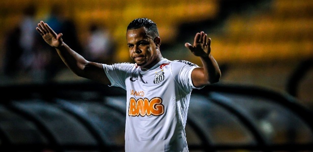 Bill marcous dois gols pelo Santos, o último contra o Grêmio Barueri em amistoso - Leandro Moraes/UOL