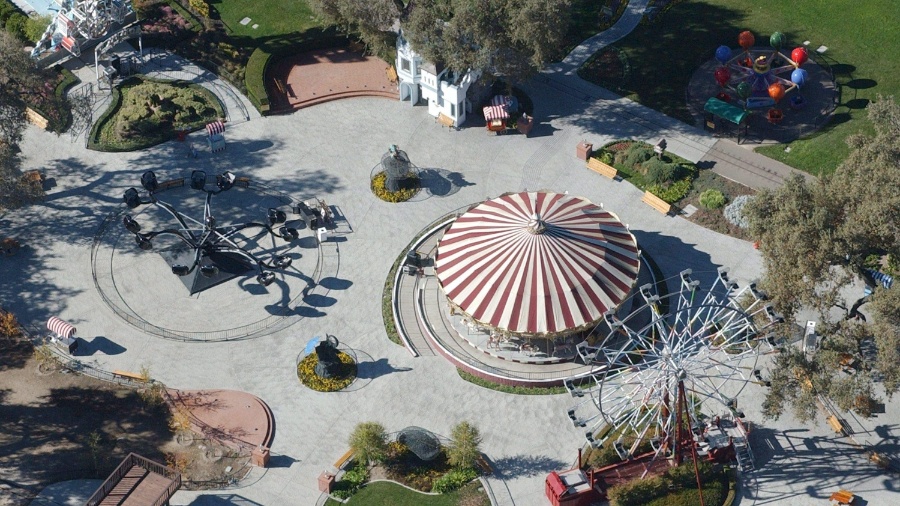 O rancho Neverland tem 3 mil hectares e foi comprado por Michael Jackson em 1988 - EFE/Armando Aroriyo