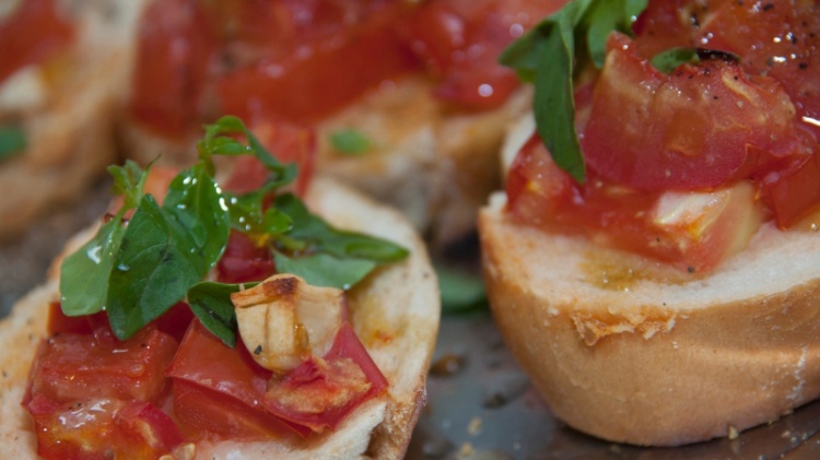 Bruschetta de Tomate: Receita, Como Fazer e Ingredientes
