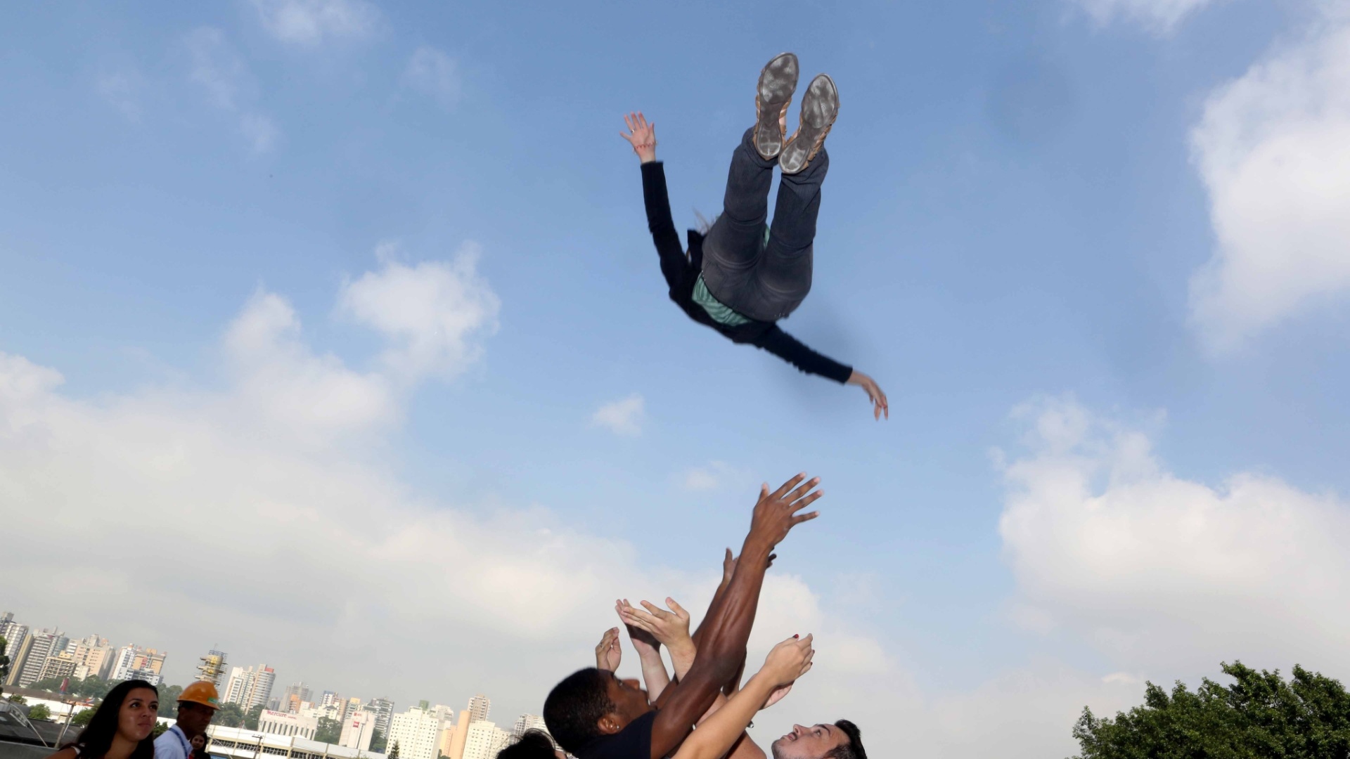 18.jan.2013 - A matricula dos aprovados em primeira chamada no Sisu (Sistema de Seleção Unificada) 2013 acontece entre hoje (18) e a próxima terça-feira (22). O cadastro será realizado na instituição para qual o candidato foi aprovado. Na foto, calouros fazem matrícula no campus de Santo André da UFABC (Universidade Federal do ABC) - Aline Arruda/UOL