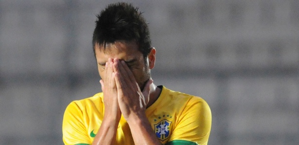 Felipe Anderson, da seleção brasileira, lamenta lance do jogo contra o Peru  - Marcos Garcia/AP