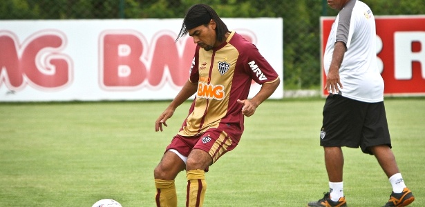 Atacante Araújo começou mais uma vez um treino como titular do Atlético-MG - Bruno Cantini/site oficial do Atlético-MG