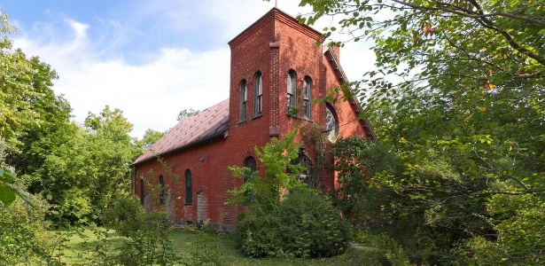 Igreja na cidade de Farnham é posta à venda após servir de estúdio para dois álbuns do Arcade Fire - Reprodução