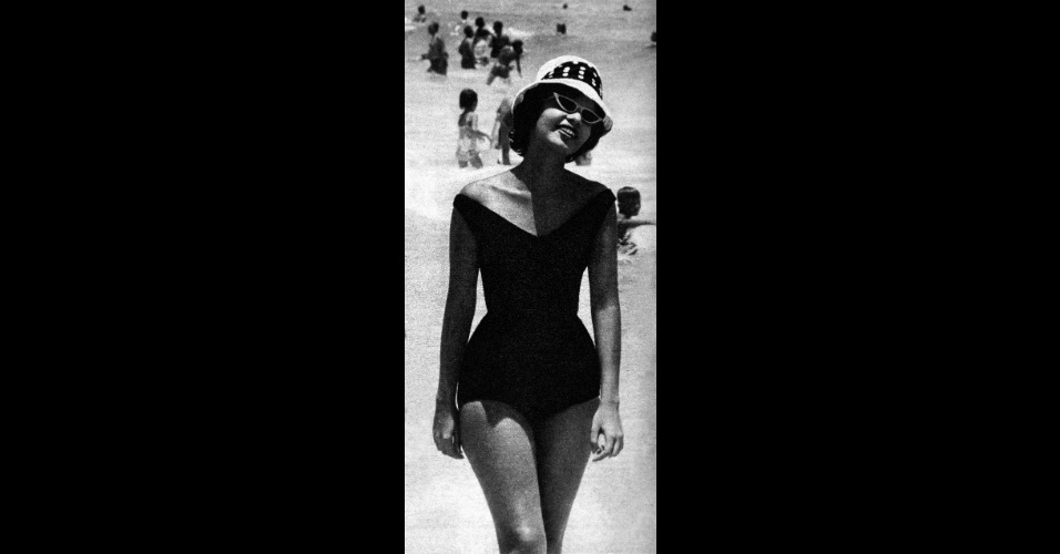 Look de banhista na década de 1950 na Praia de Ipanema - Divulgação/Revista O Cruzeiro