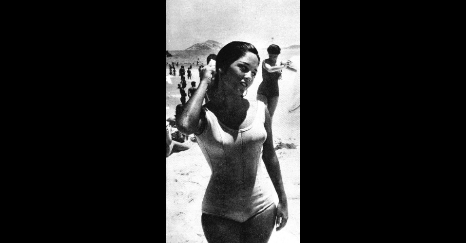 Maiô usado na década de 1950 por frequentadora da Praia de Ipanema - Divulgação/Revista O Cruzeiro