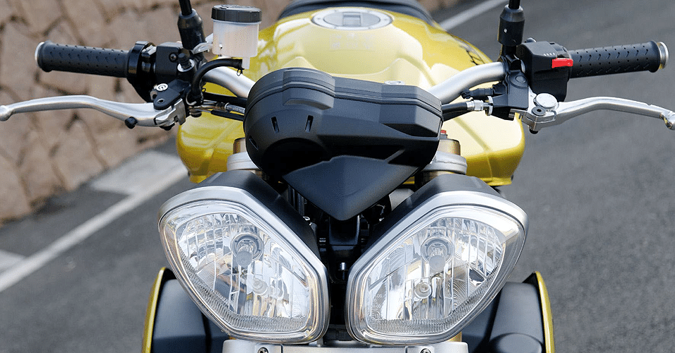 Triumph Speed Triple 1050i - Doni Castilho/Infomoto