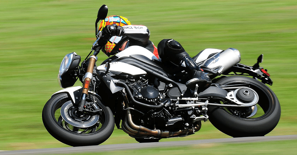 Triumph Speed Triple 1050i - Doni Castilho/Infomoto
