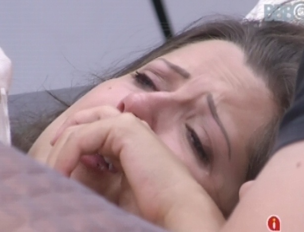 19.jan.2013 - Andressa chora para Ivan com medo da impressão que está passando para a família fora da casa