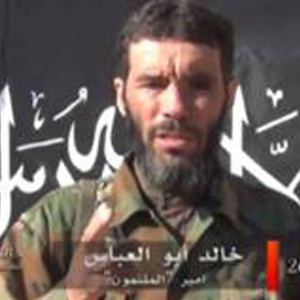 Mokhtar Belmokhtar, líder da Brigada Mulathameen, fala em vídeo - AFP/Sahara Media