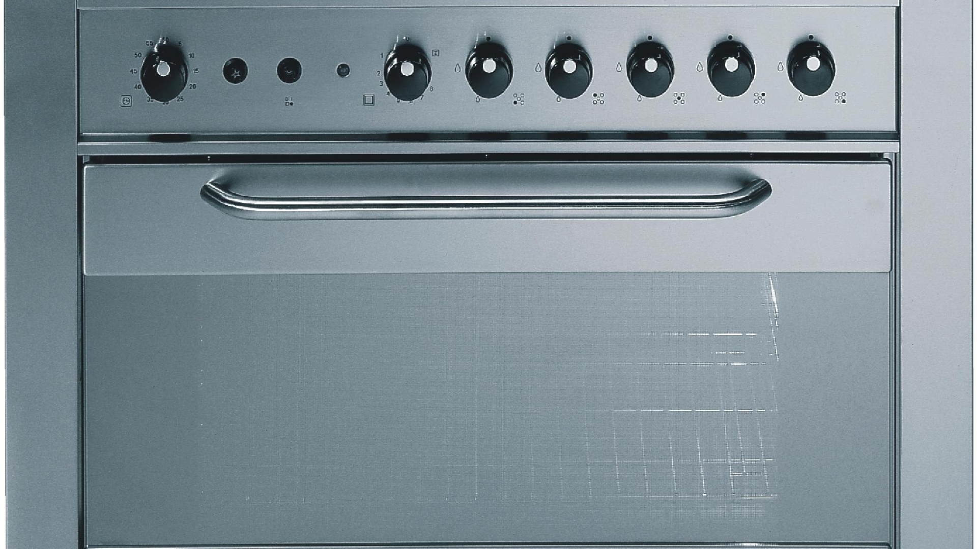 Em aço escovado, o fogão a gás da marca Ariston mede 31 cm por 54 cm por 39 cm e possui grill elétrico. O produto é vendido na Spicy (www.spicy.com.br) por R$ 6.590 I Preços pesquisados em janeiro de 2013 e sujeitos a alterações - Divulgação