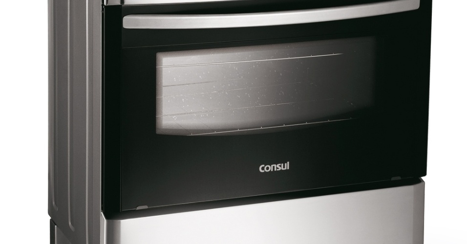 O fogão de piso Facilite, da marca Consul, modelo CF676AR, possui sensor de calor que indica quando o forno está pronto para ser usado. A mesa sobreposta e selada do produto evita que líquidos penetrem no interior do fogão e os pés altos permitem a limpeza do chão, sem precisar arrastá-lo. Por R$ 999 na lojas Americanas (www.americanas.com.br) I Preços pesquisados em janeiro de 2013 e sujeitos a alterações - Divulgação