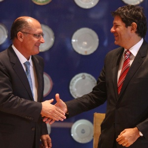 O governador de São Paulo, Geraldo Alckmin (PSDB), e o prefeito de São Paulo, Fernando Haddad (PT), anunciaram parcerias hoje (22) - Marcos Bezerra/Futura Press