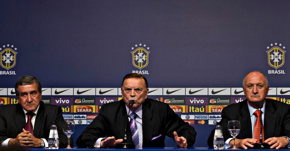 22.jan.2013 - Presidente da CBF, José Maria Marin, discursa durante anúncio da convocação do técnico Luiz Felipe Scolari