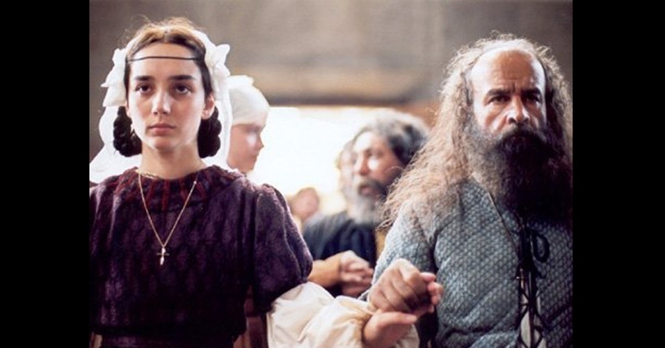 23.jan.2012 - Simone Spoladore interpretou Oribela no longa "Desmundo", de Alain Fresnot (2002). O primeiro trabalho como protagonista mostra uma atriz segura e carismática. Ela é o grande trunfo do filme - Reprodução