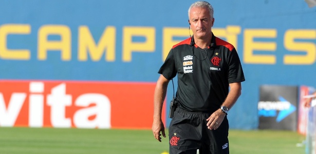 Dorival Júnior foi demitido pelo Flamengo em março e desde então está sem clube - Torcida do Flamengo faz festa durante a partida contra o Madureira, pela segunda rodada do Estadual do Rio