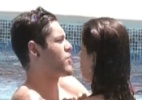 Andressa e Nasser ficam abraçados e ensaiam assumir romance - Reprodução/TV Globo