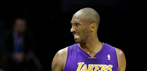 Kobe Bryant em ação pelos Los Angeles Lakers contra o Memphis, na derrota por 106 a 93 - EFE