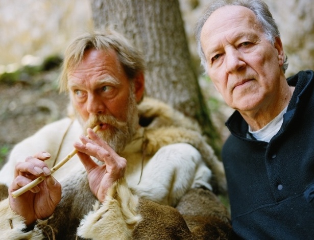 24.jan.2013 - Cena do filme "Caverna dos Sonhos Esquecidos", de Werner Herzog. O documentário tenta desvendar mistérios da humanidade ao mostrar uma excursão a uma caverna na França descoberta em 1994. O local se manteve preservado durante 20 mil anos e guarda pinturas rupestres, investigadas por uma equipe de arqueólogos acompanhada pelo cineasta. - Divulgação / Zeta Filmes