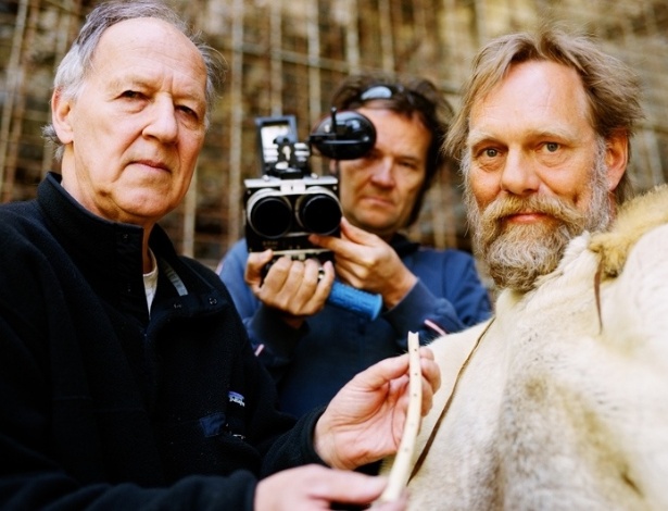 24.jan.2013 - Cena do filme "Caverna dos Sonhos Esquecidos", de Werner Herzog. O documentário tenta desvendar mistérios da humanidade ao mostrar uma excursão a uma caverna na França descoberta em 1994. O local se manteve preservado durante 20 mil anos e guarda pinturas rupestres, investigadas por uma equipe de arqueólogos acompanhada pelo cineasta. - Divulgação / Zeta Filmes