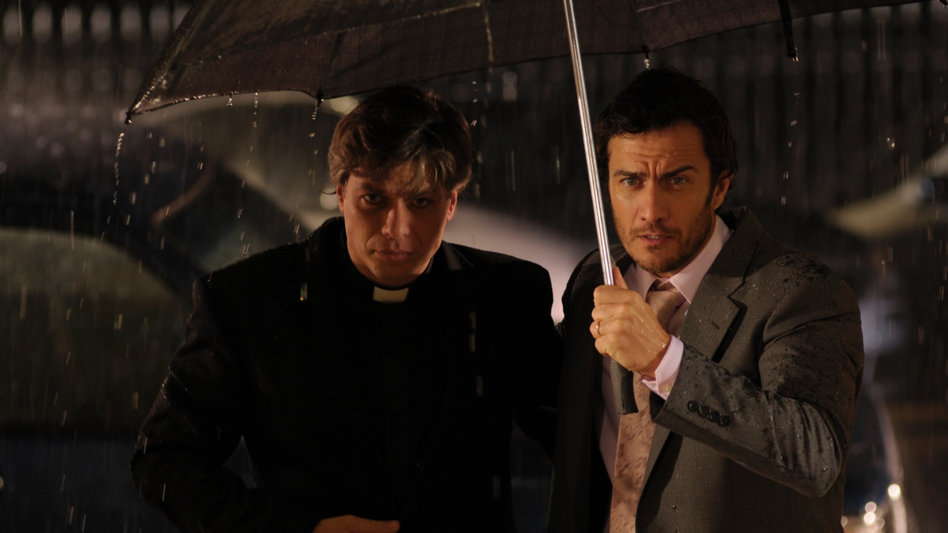 24.jan.2013 - Cena do filme "País do Desejo", de Paulo Caldas, com atuações de Fábio Assunção e Maria Padilha. A trama mostra a pianista Roberta, uma mulher afetada por uma doença crônica que tem a vida mudada ao conhecer o padre José - Divulgação / California Filmes