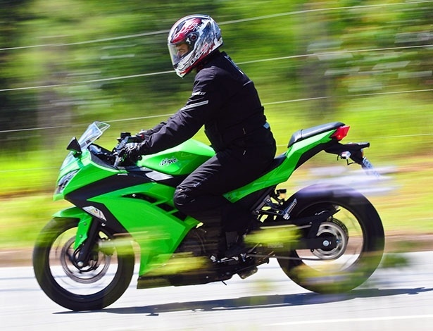 Kawasaki Ninja 300 - Doni Castilho/Infomoto