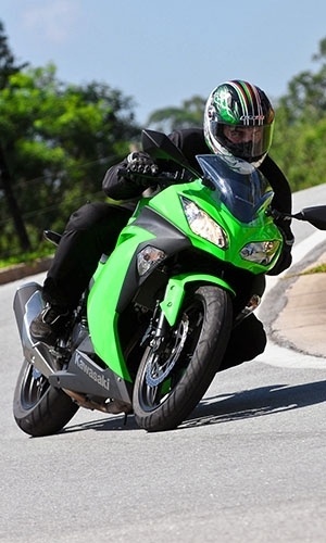 Kawasaki Ninja 300 - Doni Castilho/Infomoto