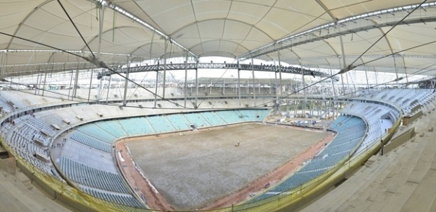 O plantio do gramado da Arena Fonte Nova, em Salvador (BA), foi concluído no dia 21 de janeiro de 2013