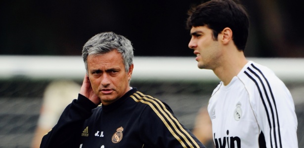  Mourinho conversa com Kaká durante treino do Real Madrid - Kevork Djansezian/Getty Images/AFP