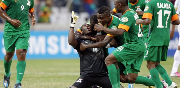 Goleiro de Zâmbia foi o destaque no empate com a Nigéria  - Armando Franca/AP Photo