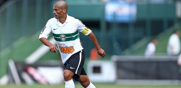 Alex marcou duas vezes, mas não evitou o empate do Coritiba diante do Paranavaí - 