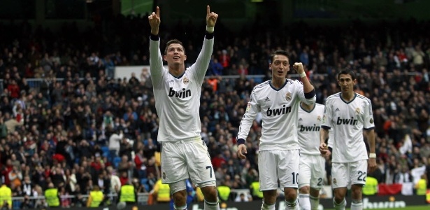 Cristiano Ronaldo comemora depois de marcar o gol para o Real Madrid   - Andres Kudacki/AP Photo