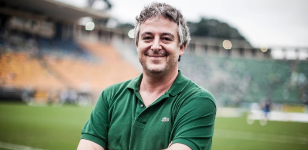 Presidente do Palmeiras, Paulo Nobre, foi ao treino parabenizar o elenco  - Leonardo Soares/UOL