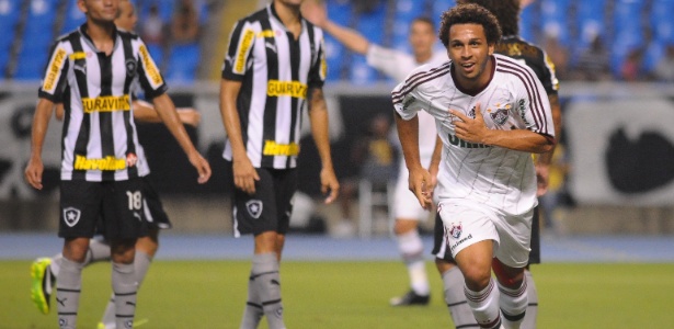 Wellington Nem comemora seu gol pelo Fluminense sobre rival Botafogo, no Engenhão - Bruno Turano/Photocamera