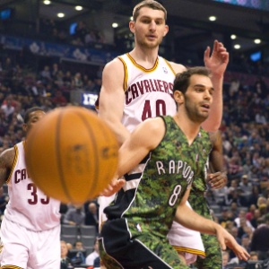 Rodada da NBA tem uniforme camuflado dos Raptors e Nenê cestinha contra os  Bulls - 27/01/2013 - UOL Esporte