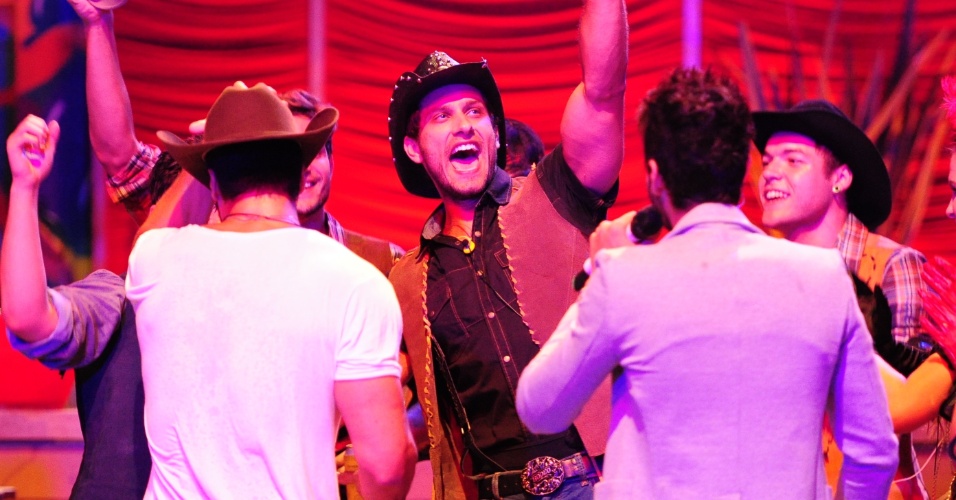 26.jan.2013 - Eliéser se empolga durante show de Gusttavo Lima